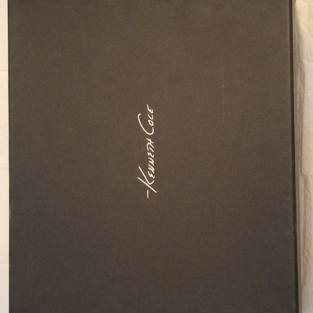 Kenneth Cole (KC) Black 4 Inch slim heels partial Leather